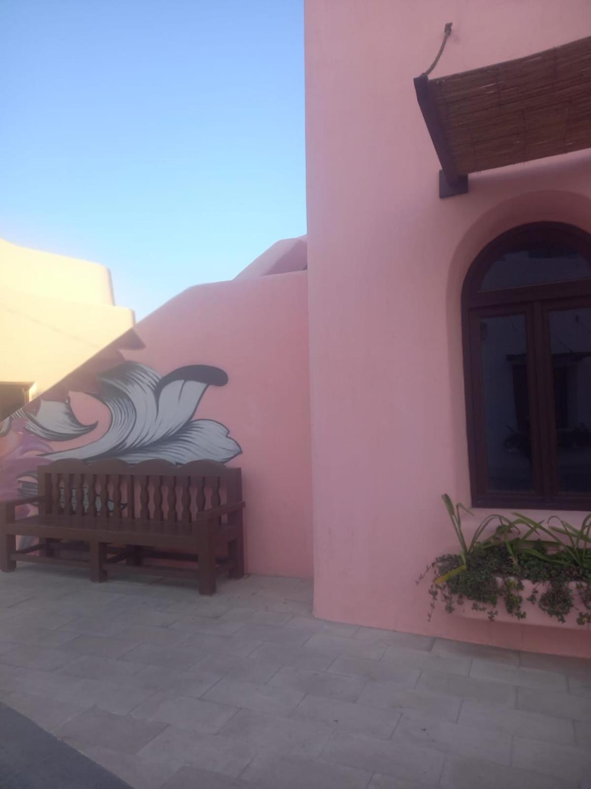 Mina Hotel And Residences By The Torch Доха Экстерьер фото Mural at the Santa Barbara Museum of Contemporary Art